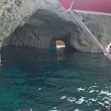 Bed and Breakfast Acquarium Tropea